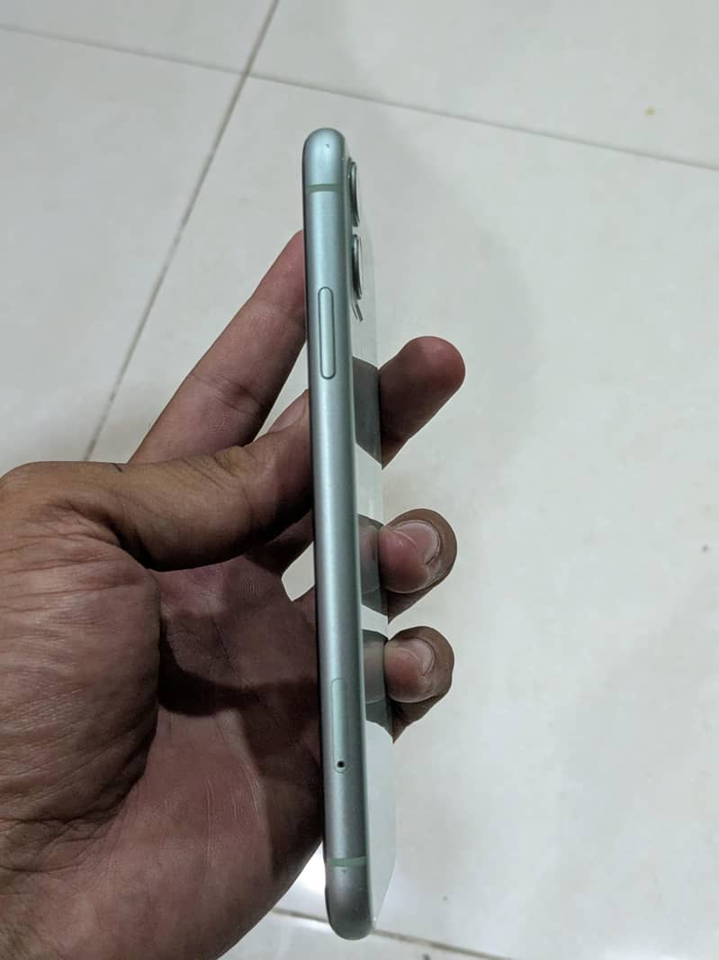Apple iPhone 11 5