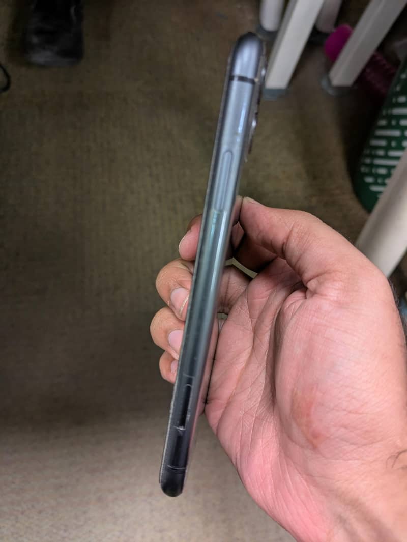 Apple iPhone 11 128GB 4