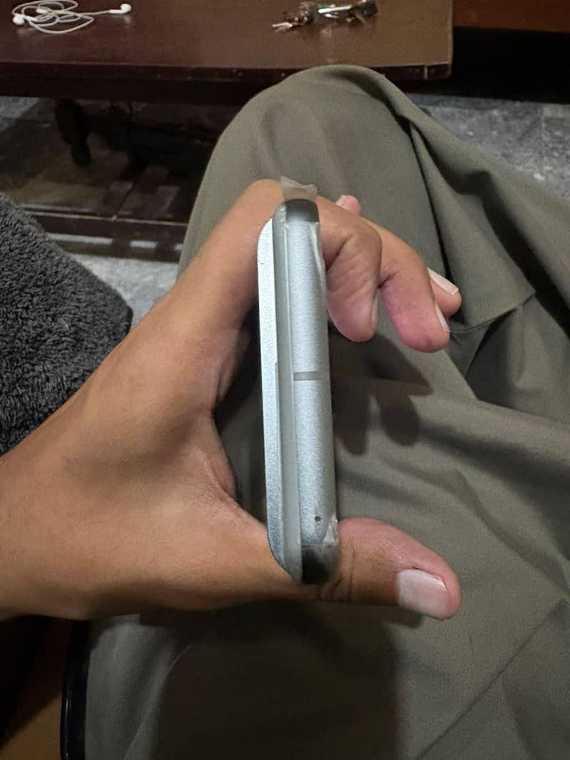 Google Pixel 8 5