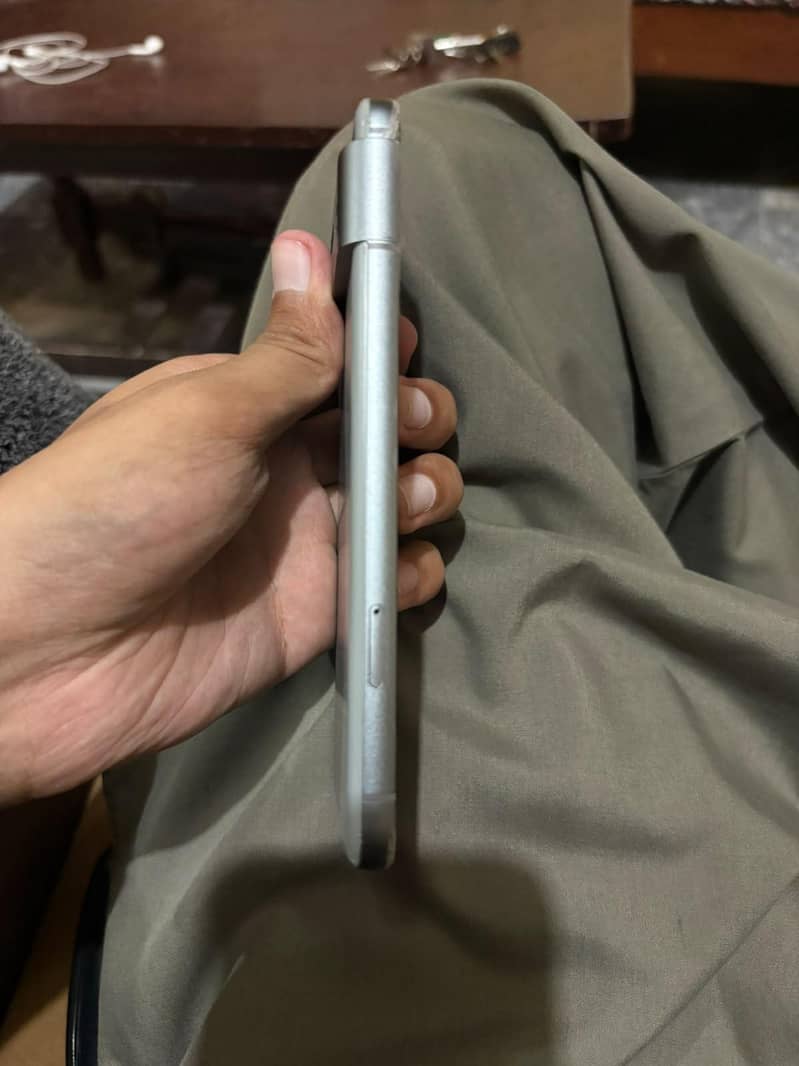 Google Pixel 8 6