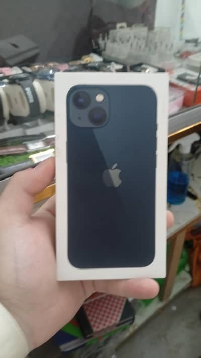 Apple iPhone 13