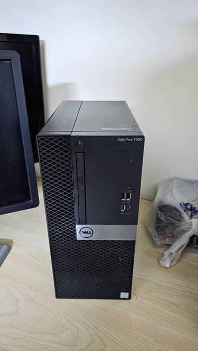 Dell PC Core i5 6th Generation ITB SSD 32GB RAM with monitor