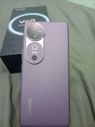 vivo v 40 5 G 12 256 gb memomery 10 by 10 condition official approved