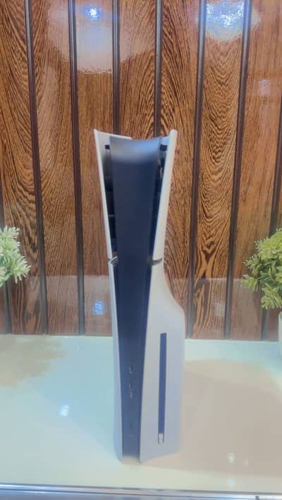 Ps5 slim disc edition with games and original dox