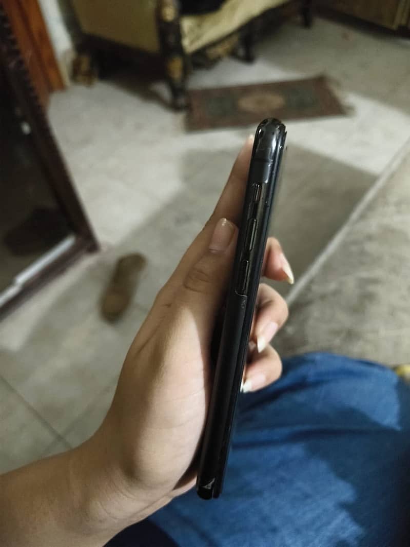Apple iPhone 11 Pro 256 gb factory unlocked 5