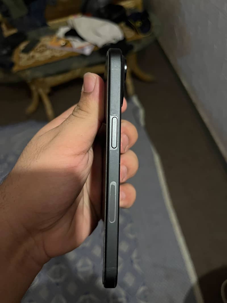 Apple iPhone 15 3