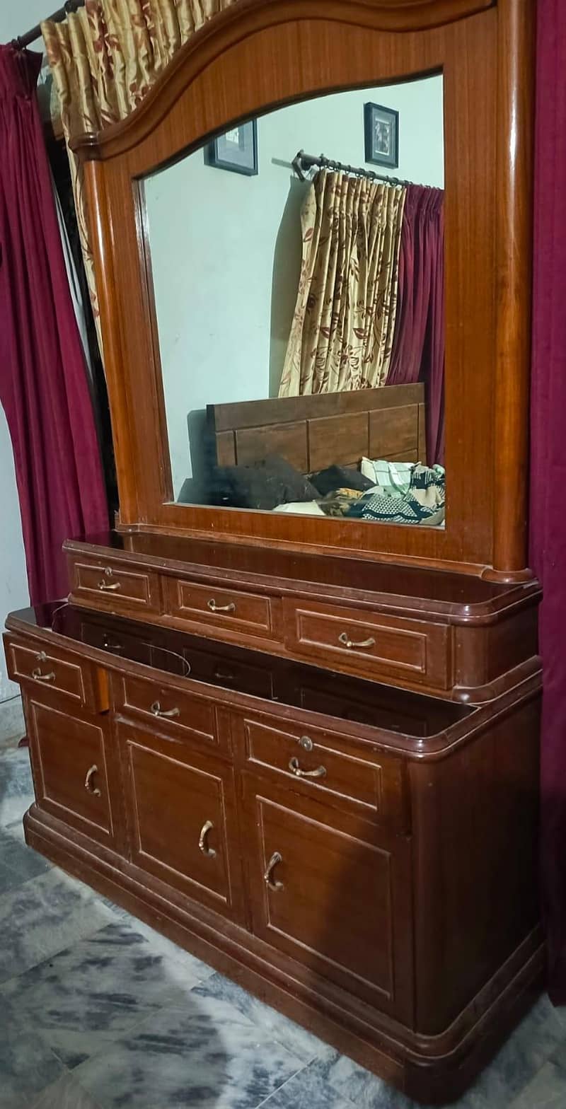 dressing table 3