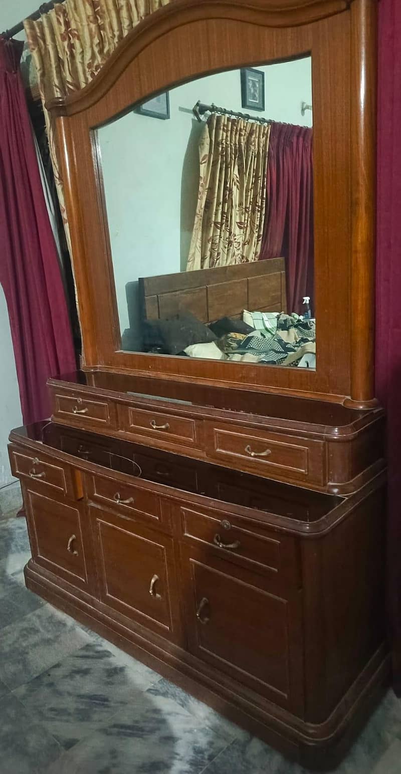 dressing table 4