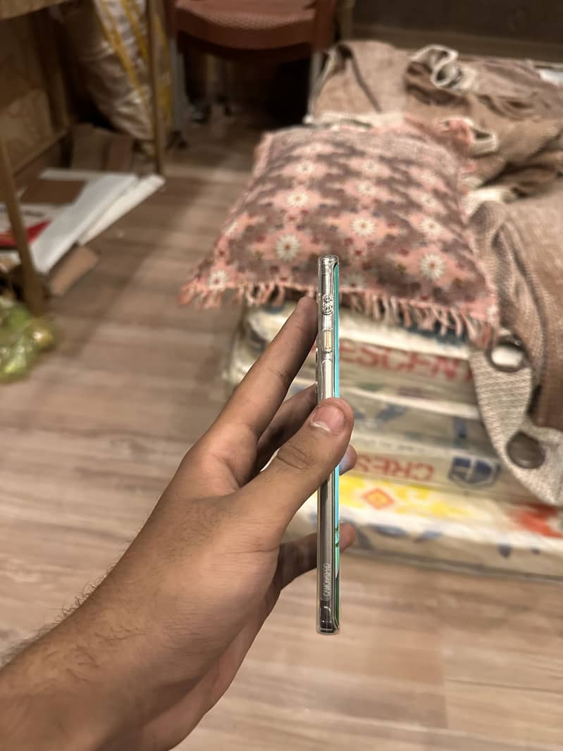 Tecno CAMON 40 Pro 4