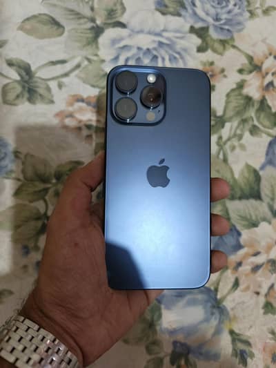 iPhone 15 Pro Max JV