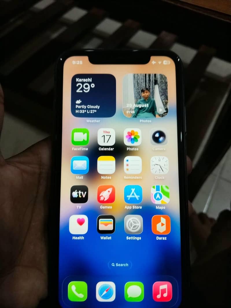Apple iPhone 11 4