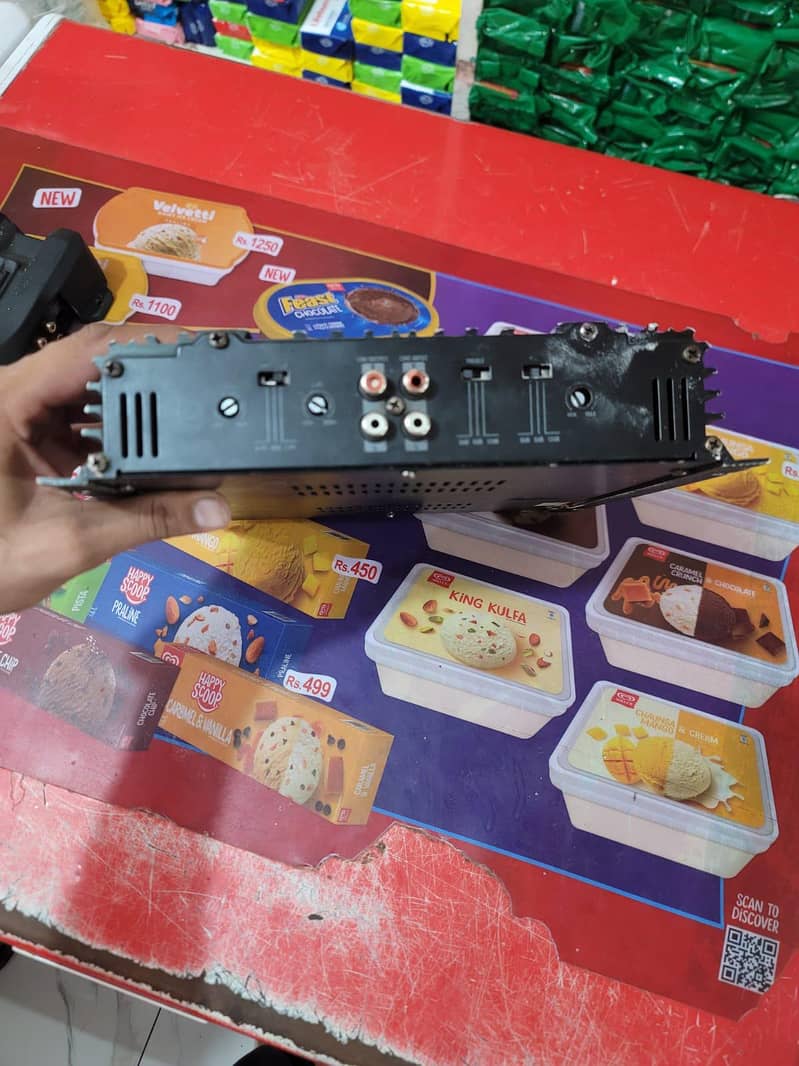2 Amplifier good condition 6