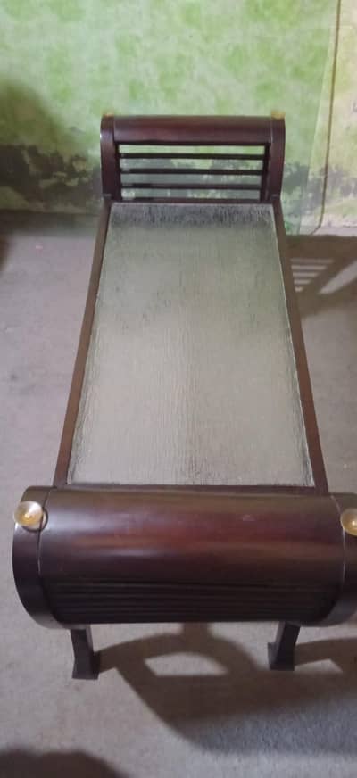 good condition dining table for sale