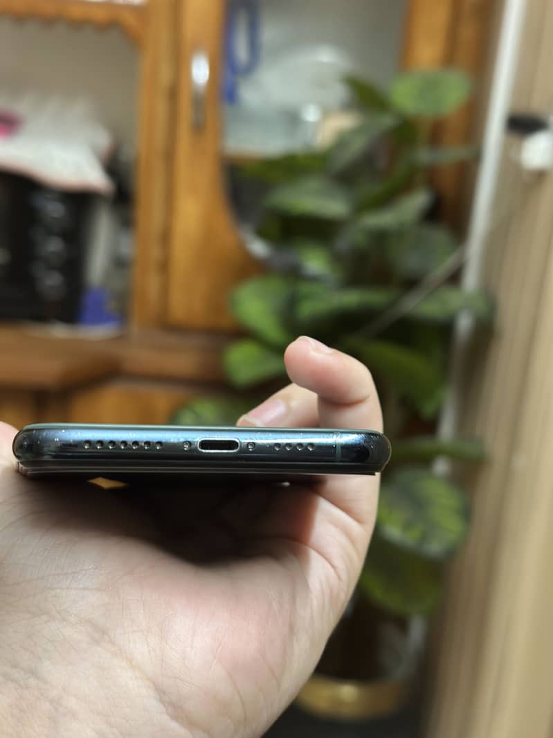 Apple iPhone 11 Pro Max 2