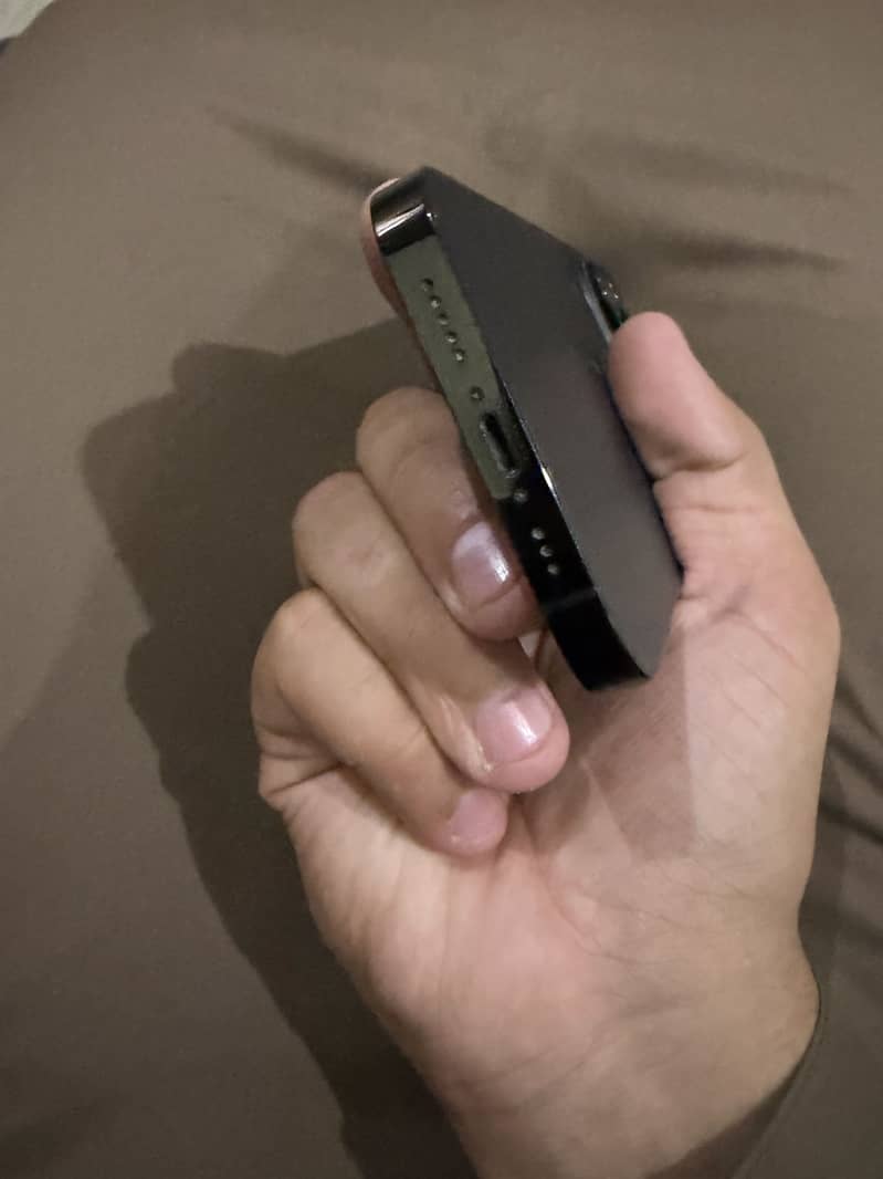 Apple iPhone 14 Pro 2