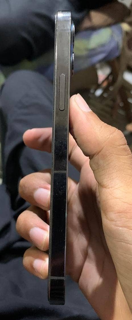 Apple iPhone 12 Pro 1