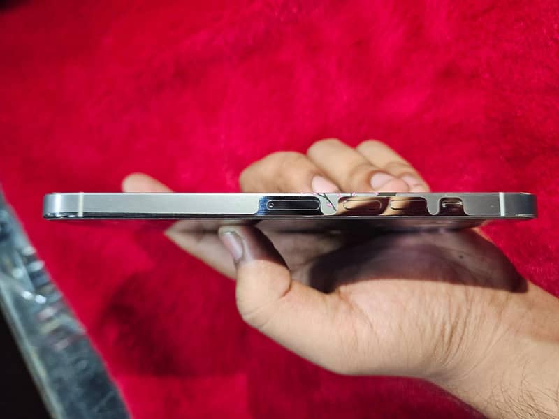 Apple iPhone 13 Pro Max 5