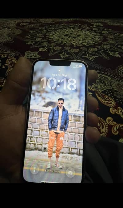 Apple iPhone 13