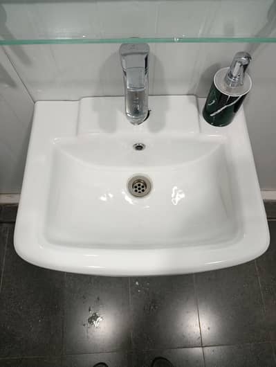 Porta toilet basin