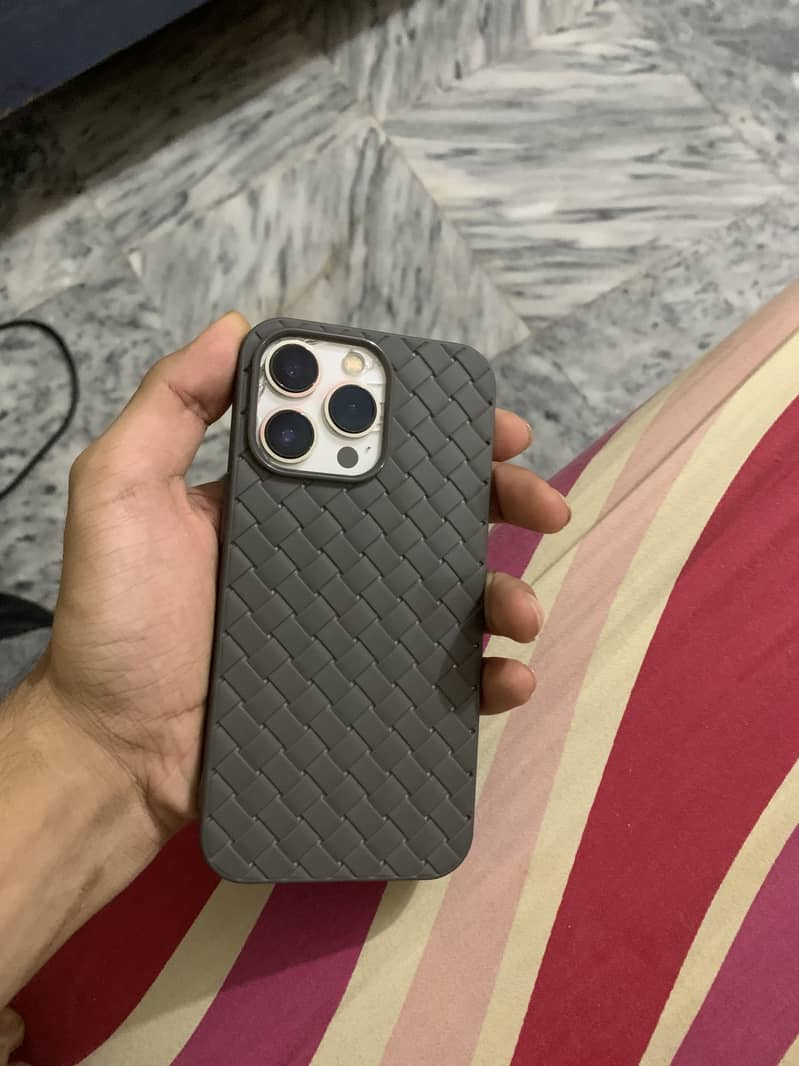 Apple iPhone 13 Pro 0