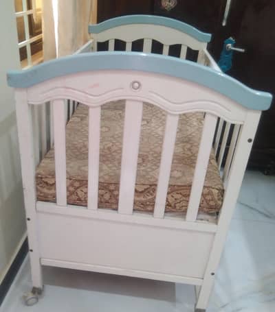 baby cot
