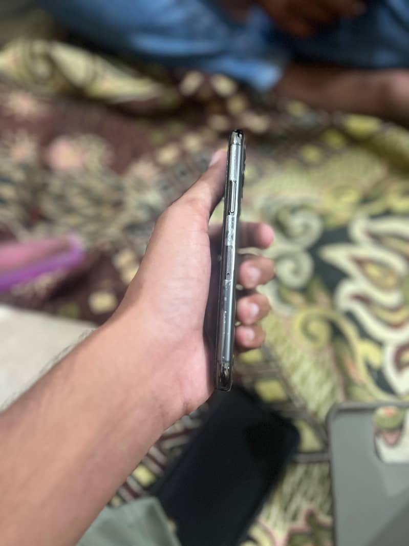 Apple iPhone 11 Pro 8