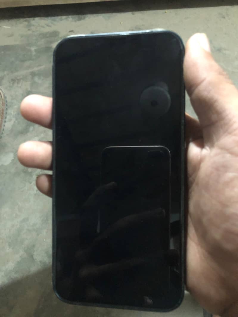 Apple iPhone 13 6