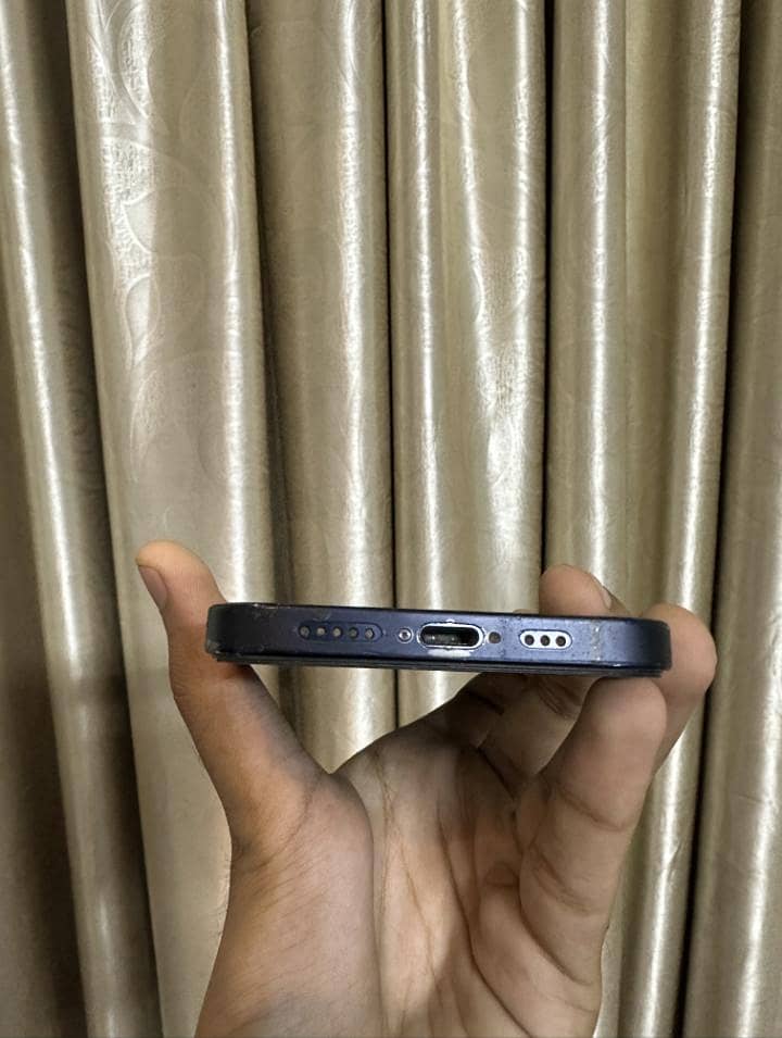 Apple iPhone 12 2