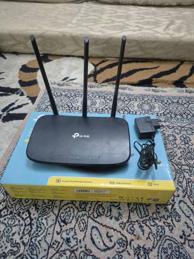 TP Link WiFi Extender and Router