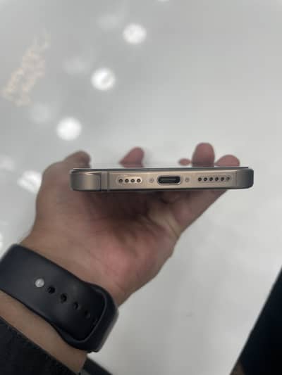 Apple iPhone 16 Pro Max