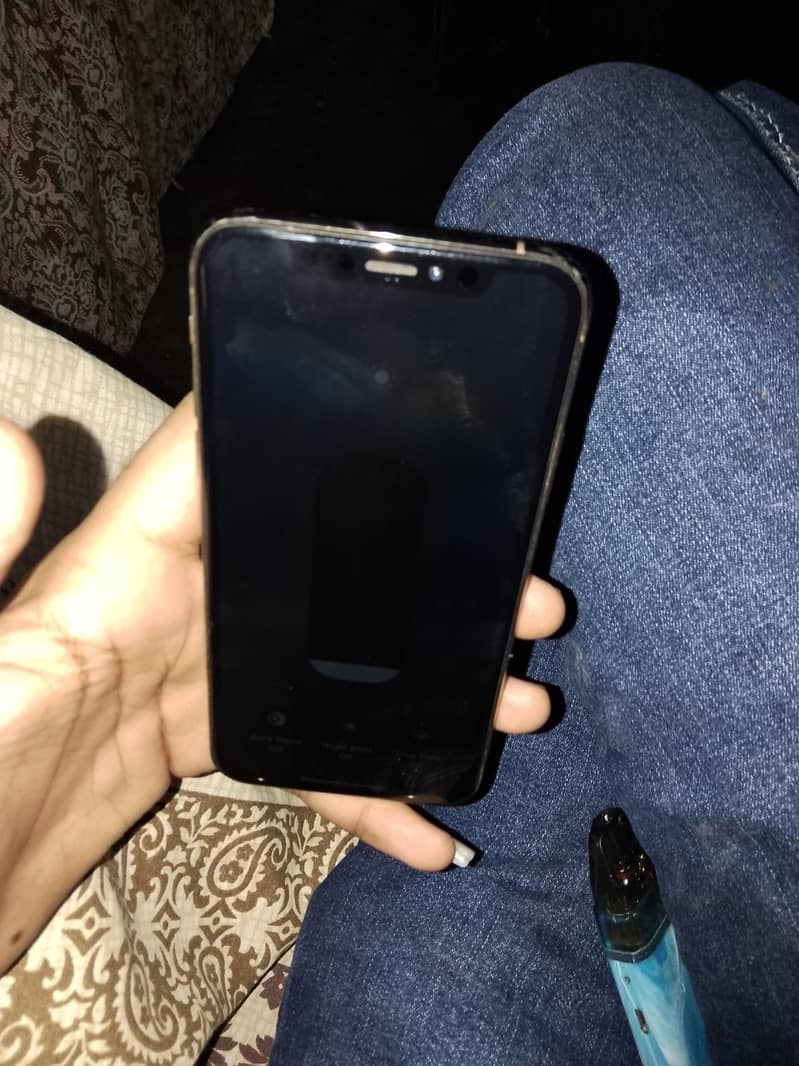 iphone xs 3