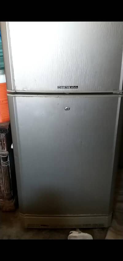 pel fridge small size for ,need to some work please serious Byer
