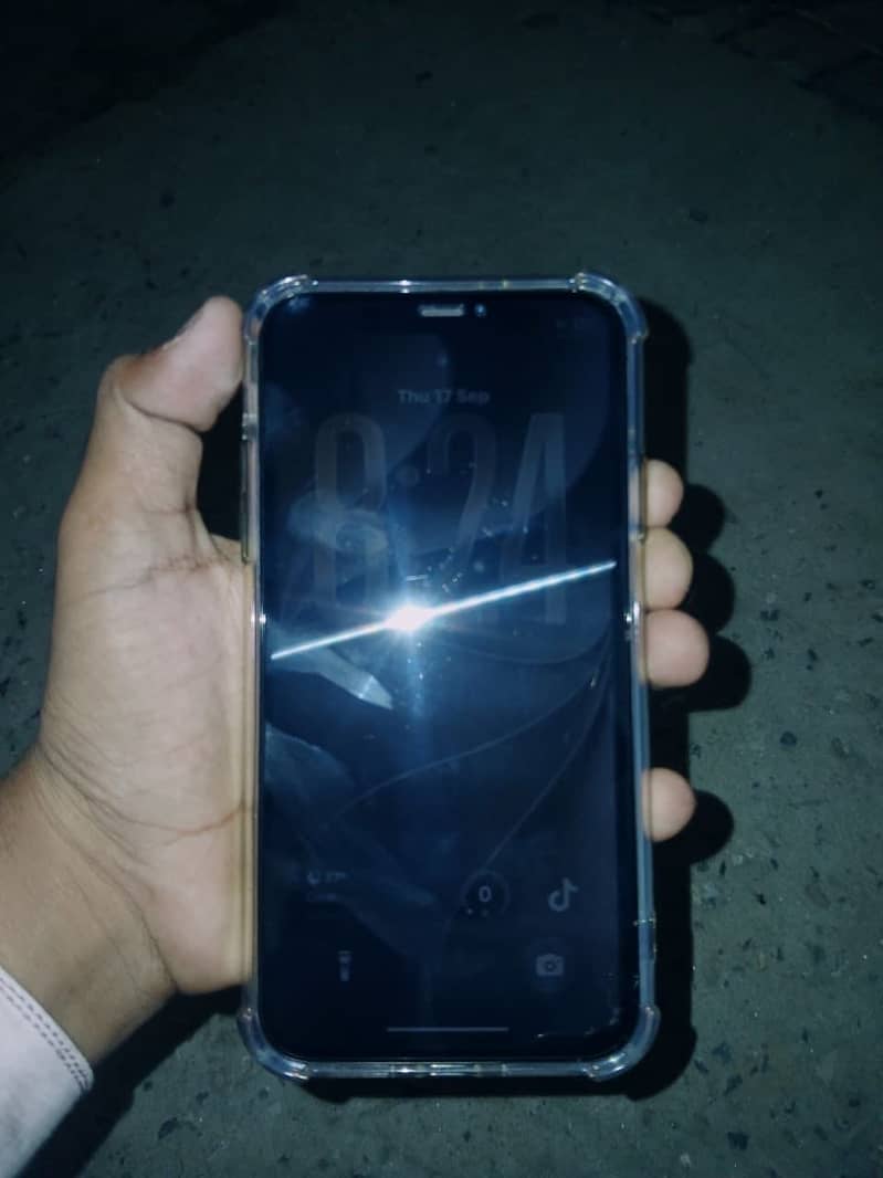 Apple iPhone 11 0