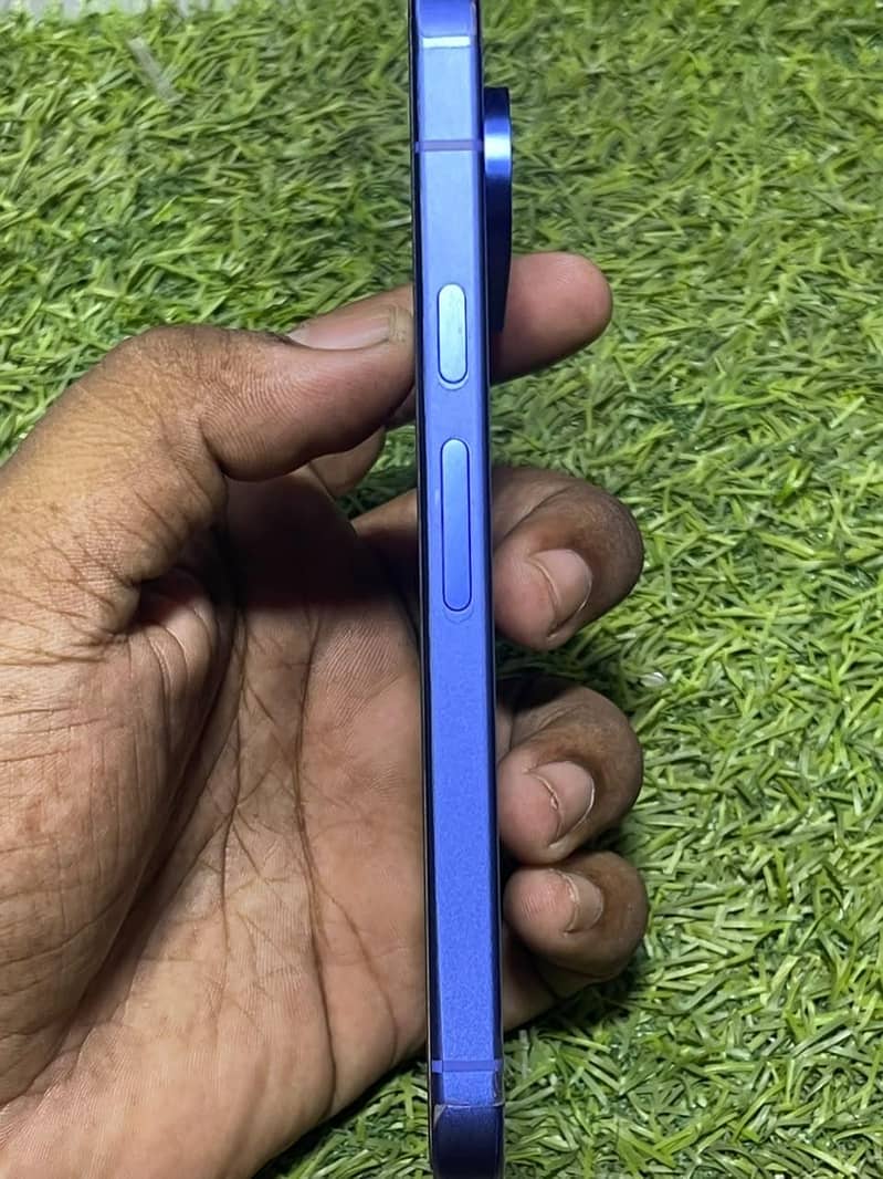 Google Pixel 10 3