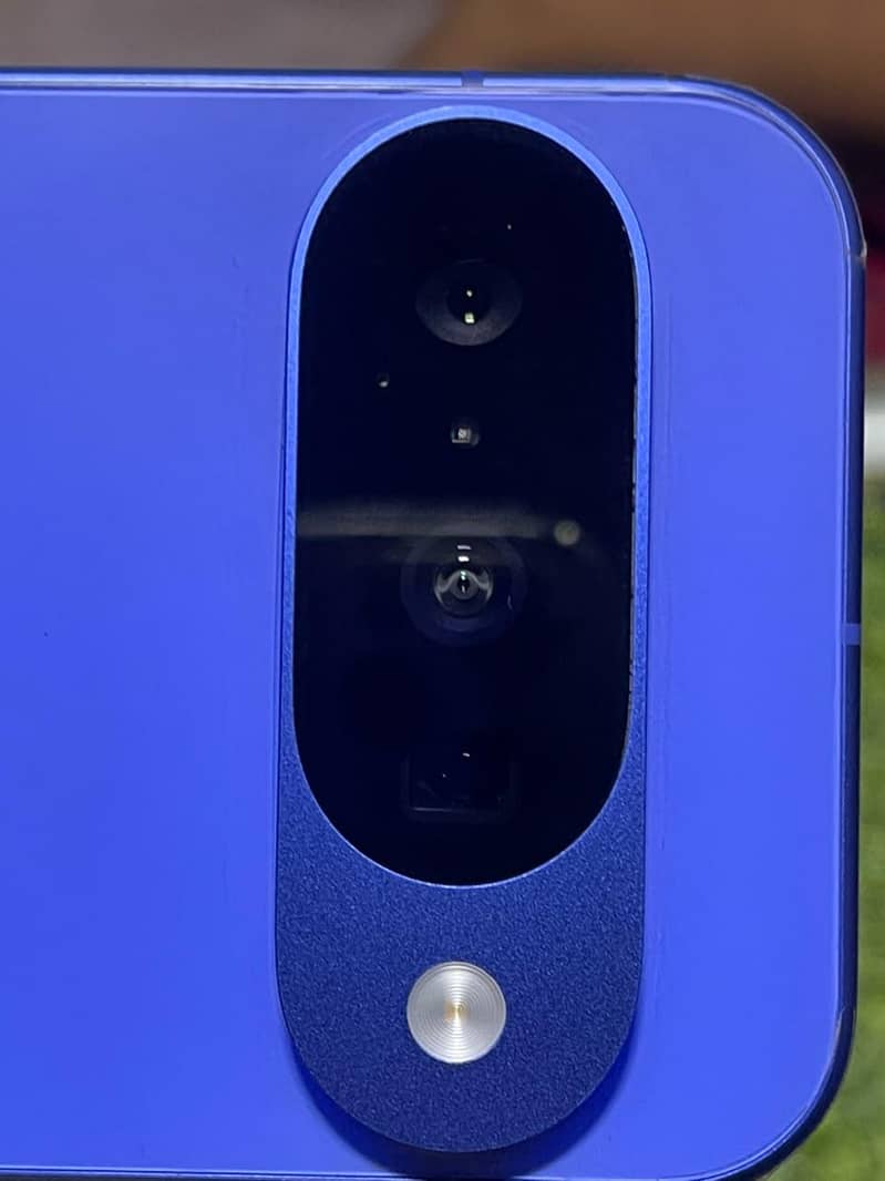 Google Pixel 10 4