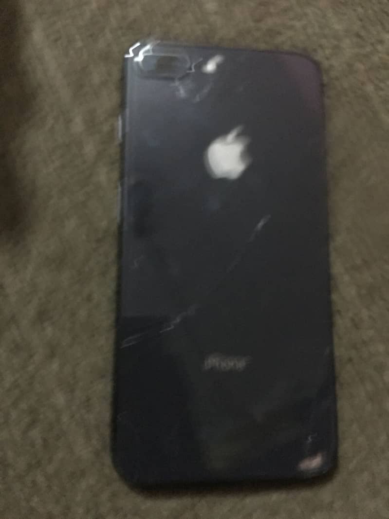 Apple iPhone 8 Plus 3