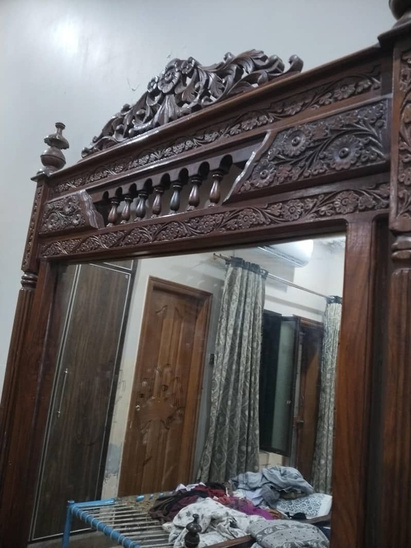 vanity with mirror . . 5