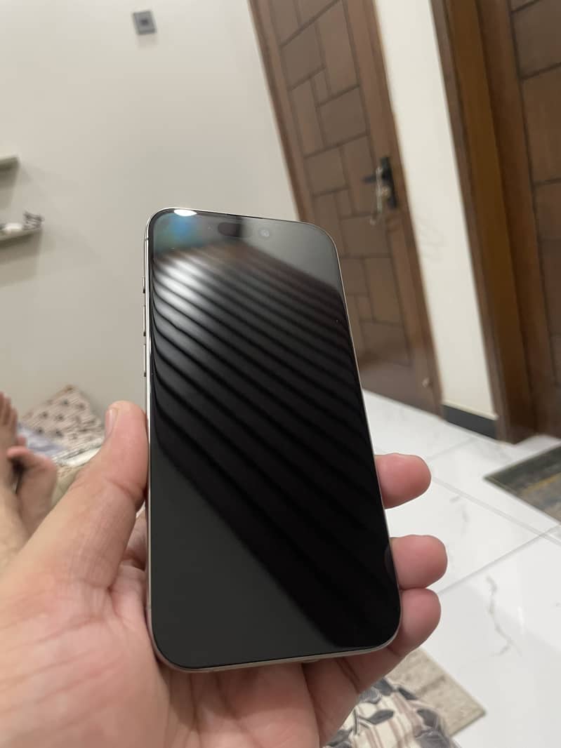 Apple iPhone 15 Pro 2