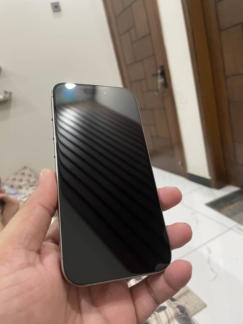 Apple iPhone 15 Pro 6