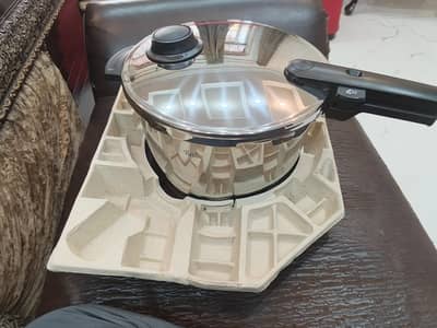 Pressure Cooker