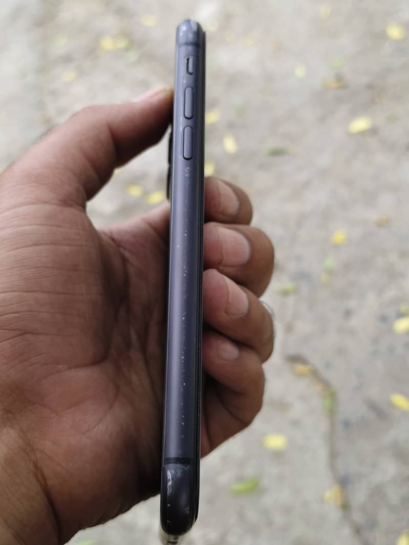 Apple iPhone 11 5