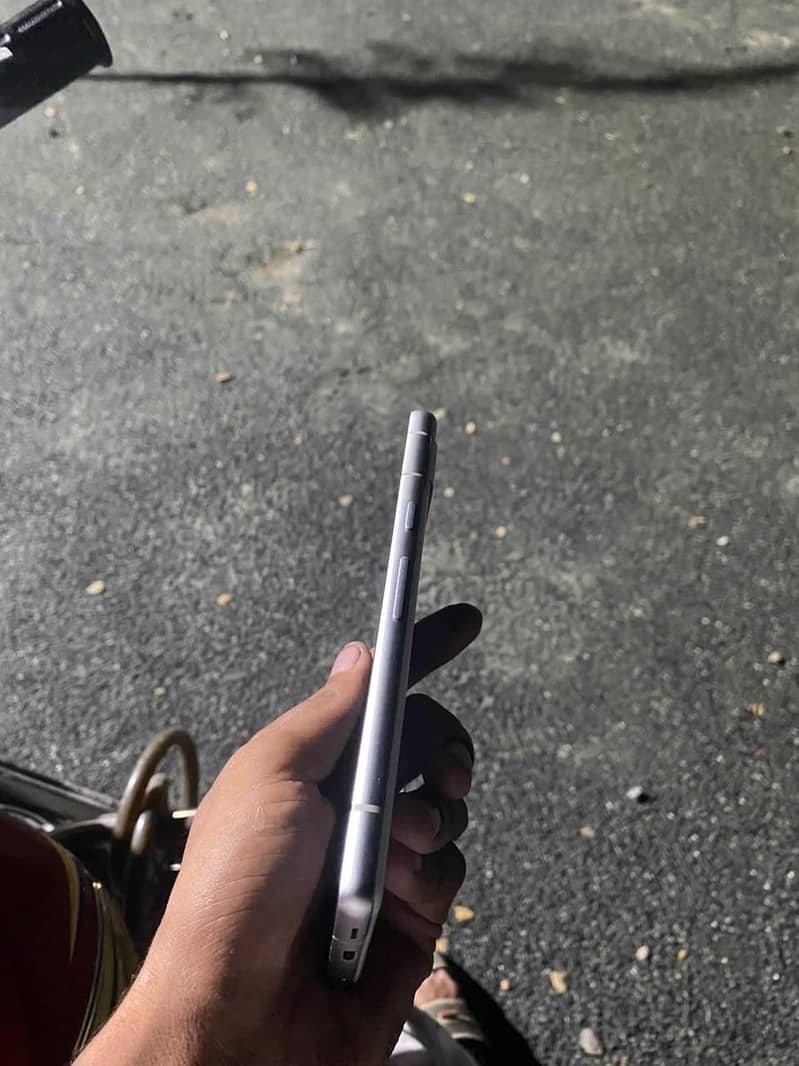Google Pixel 7a 1