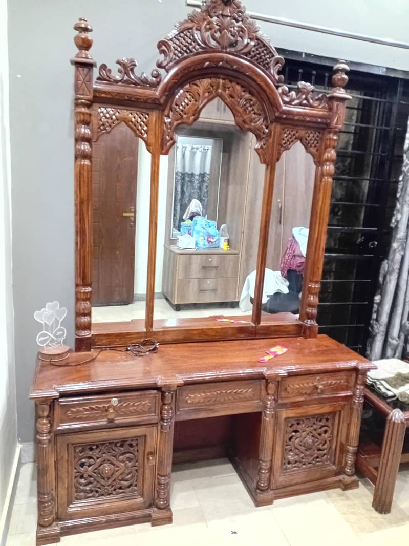 Dressing with tow side table 4