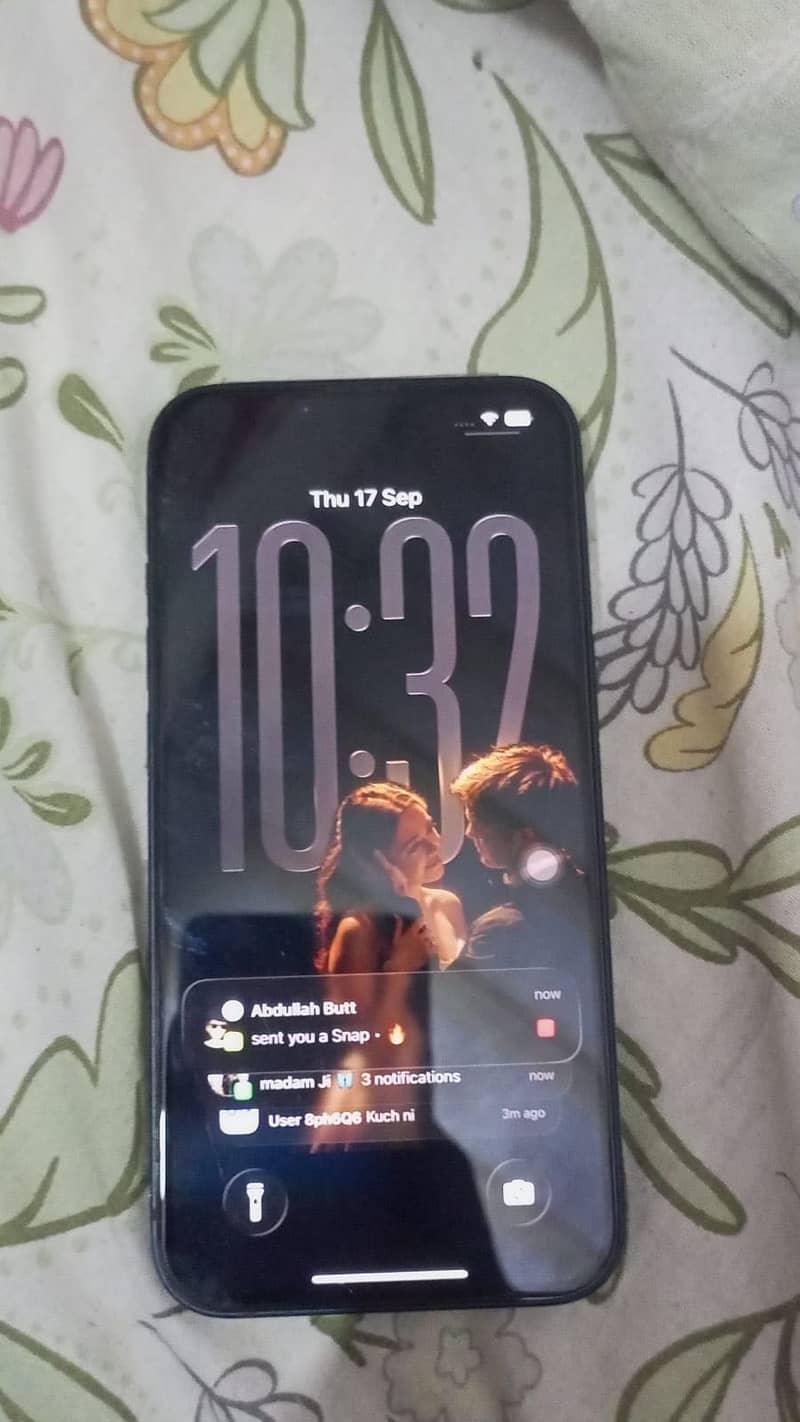 Apple iPhone 13 0