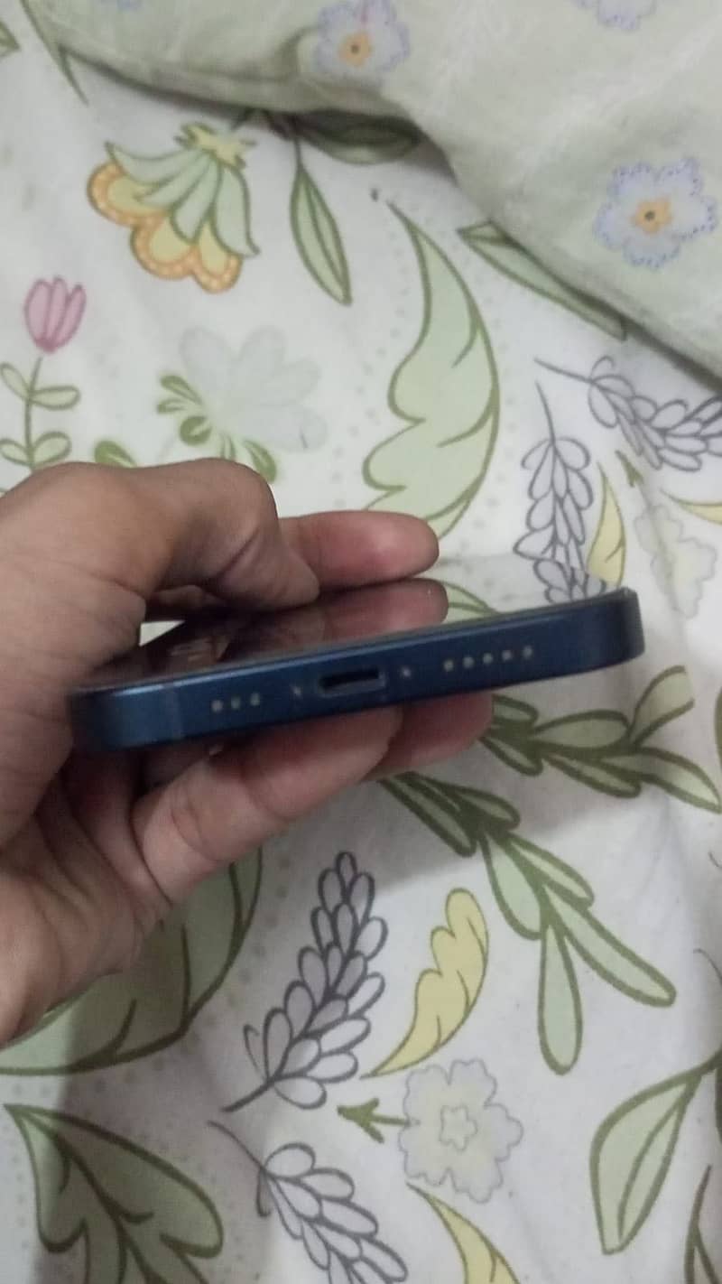 Apple iPhone 13 3