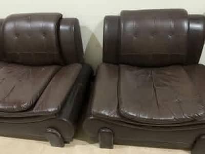 brown leather sofay