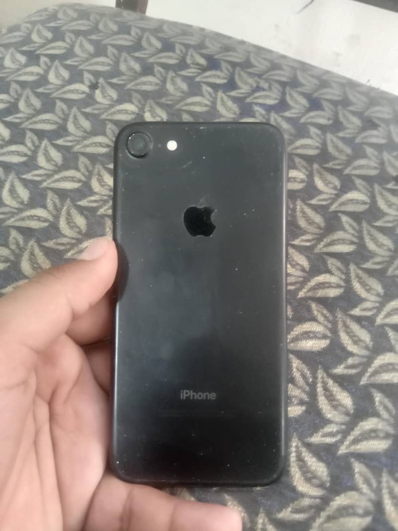 Apple iPhone 7 2