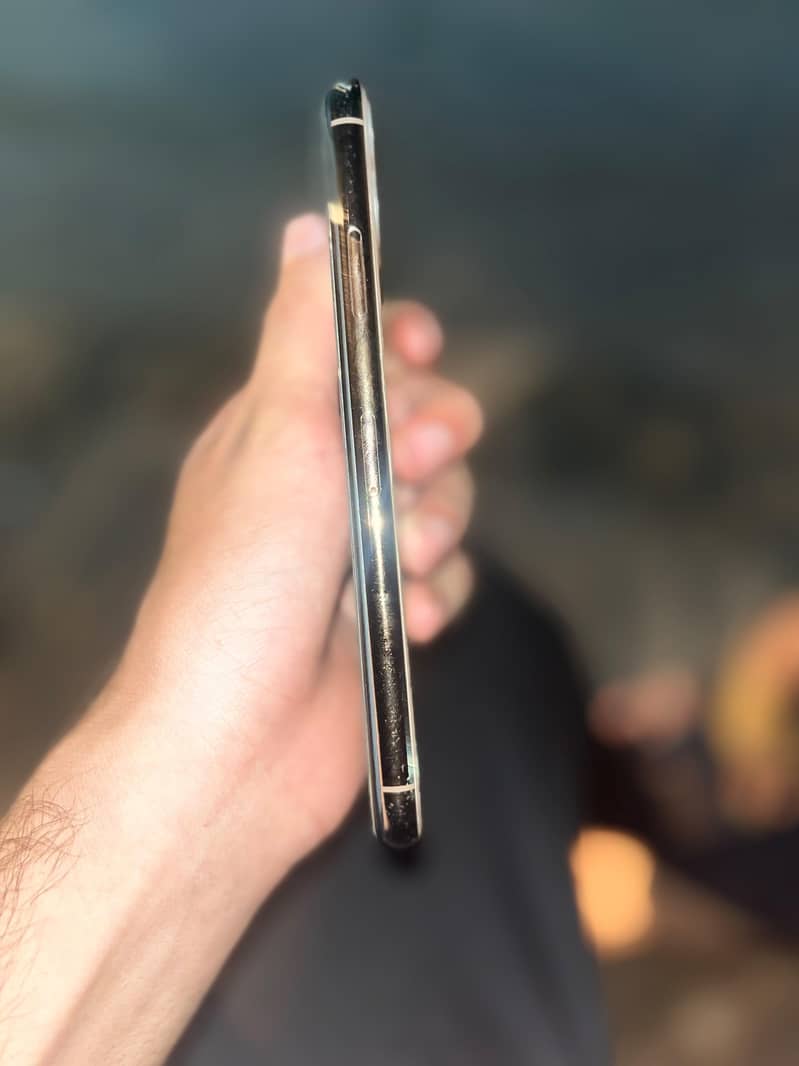 Apple iPhone 11 Pro Max 2