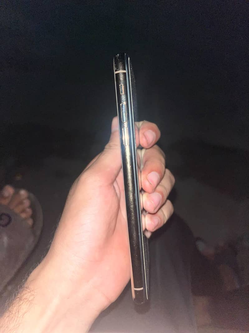 Apple iPhone 11 Pro Max 3
