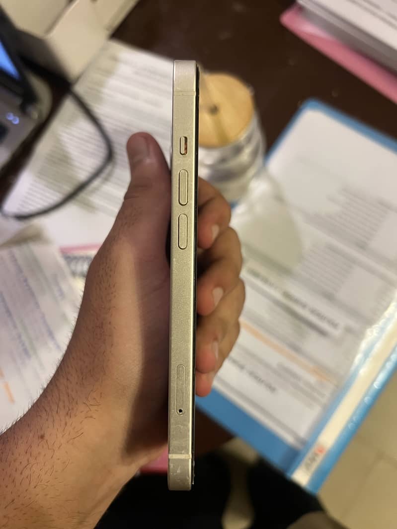 Apple iPhone 13 3